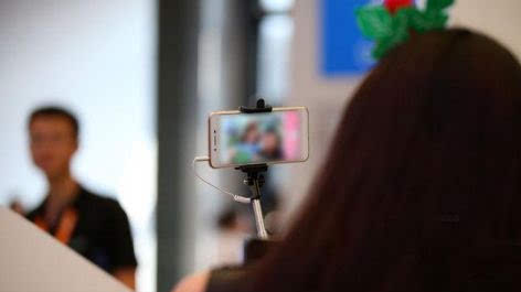 国家网信办依法查处一批严重违规网络直播平台和主播