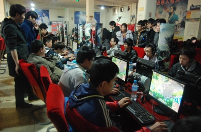 政协委员呼吁网游分级:网游已成青少年的新"鸦片"