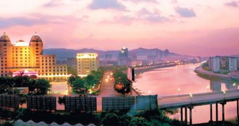 新加坡丰顺会馆访问团到丰顺参观考察 盛赞家乡变化大