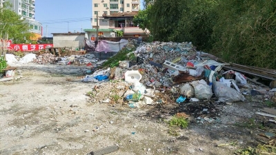 曝光！梅县水管巷36号附近空地有大量垃圾堆放