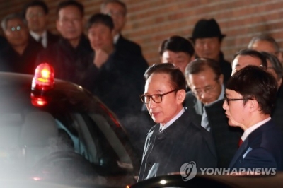 韩媒：前总统李明博关入单人牢房 与朴槿惠“闺蜜”同监