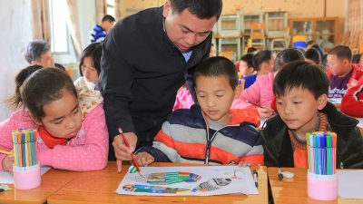 教师跨校兼课！为大埔西河红军小学探索这种教学模式点赞