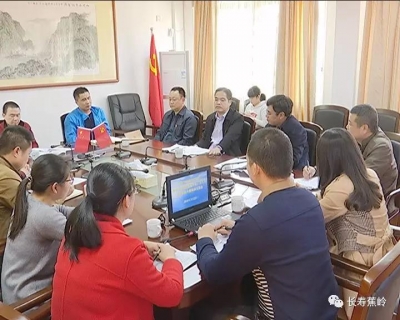 刘彩波参加所在党支部专题组织生活会