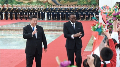 习近平同纳米比亚总统根哥布举行会谈