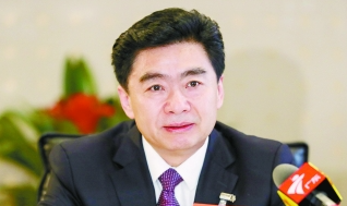 全国政协委员、广东省政协主席王荣在北京接受媒体采访