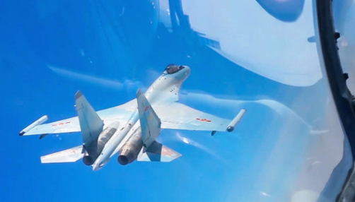 3月，中国空军轰-6K等多型战机远洋训练战巡南海