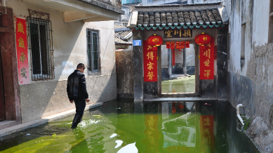 梅城陂塘路排水不畅 名人故居遭水浸数月 村民急盼解决