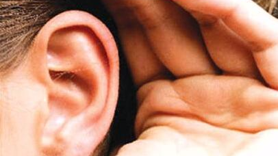 梅县区残联等单位举办宣传活动提高群众爱耳意识