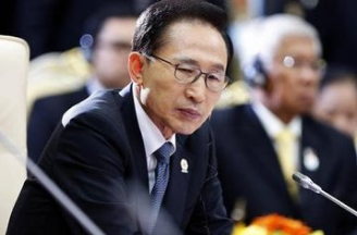 李明博承认"受贡"上亿韩元，拒绝说明赃款去处