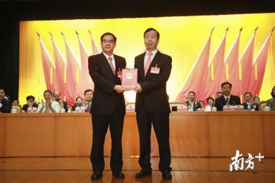 梁维东当选东莞市人大常委会主任，肖亚非当选东莞市长