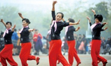 五华安流镇举办广场舞比赛 安流社区队获第一