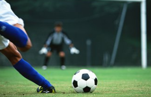 广东省足协后备力量教练员培训班24日在兴宁举行