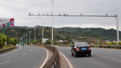 注意！S223线旅游专线路段，全线段禁止通行中型以上货车