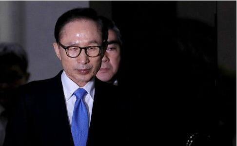 李明博被韩国检方提请逮捕！