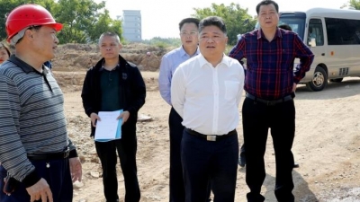 吴晖到安流开展回乡联村工作 督促检查挂点镇工作开展