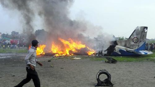 孟加拉国外交部：在尼起火飞机上有２２人获救