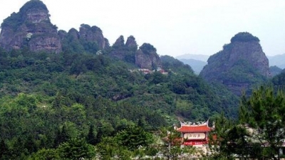 百多名摄影爱好者聚焦平远五指石定格丹霞地貌胜景