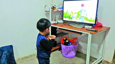 警惕披着动画外衣的“狼”  专家：别让动画片成为孩子的“保姆”