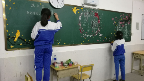 中小学语文教材古诗词占比提高 梅州家长、老师怎么看？