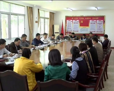 钟光灵到梅县区委党校调研