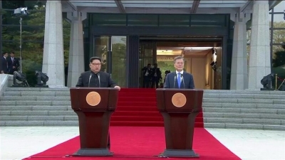 韩朝领导人签署《板门店宣言》：年内推进终战协定和和平协定