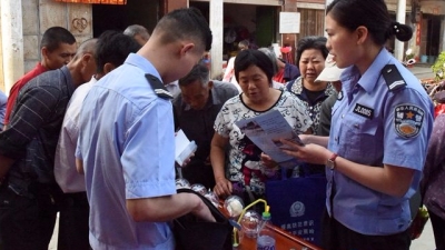 蕉岭县公安局走进学校、集市宣传安全防范知识