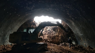 最新进展！大潮高速梅岭隧道右洞顺利贯穿