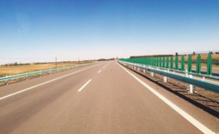 电动汽车怎么跑长途？粤高速公路108.5对快充站为你续航