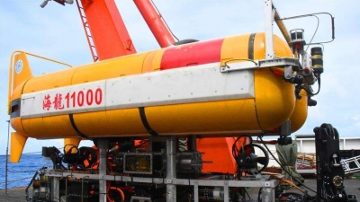中国“海龙11000”潜水器2000米级海试成功