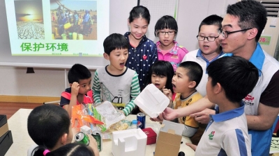 梅江区江南街道开展“我是环保小卫士”低碳环保知识小组活动