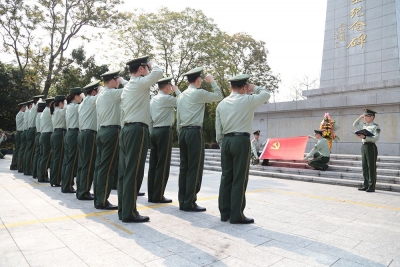 清明祭英魂 缅怀先烈志