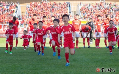 图集丨足球赛场“第12人”