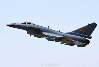 威武！中国空军歼-10C战机今天开始战斗值班