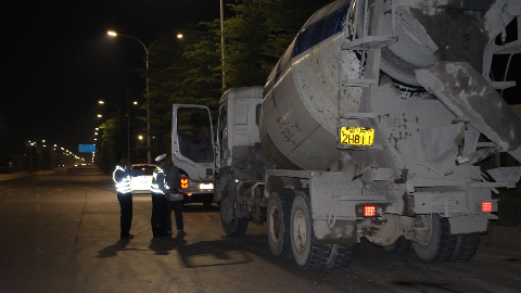 逢车必检！梅县区交警全面开展大货车专项整治行动 