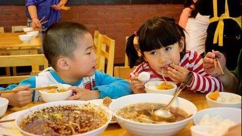 小记者郭海江作品丨奶奶的饭桌“规矩”