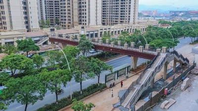 梅县新城两座人行天桥完工 丽群小学门口天桥即将动工 