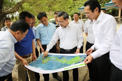 曾永祥率队到丰顺汤西镇开展新农村建设调研