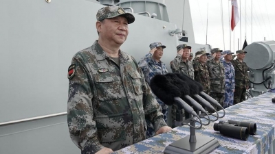 中央军委在南海海域举行海上阅兵 习近平检阅部队并讲话
