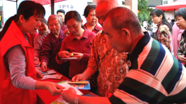 梅县区开展“儿童预防接种日”宣传活动