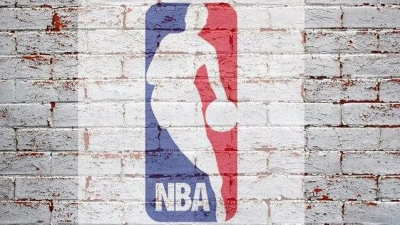 2017-2018赛季NBA常规赛综述：摇晃的王位与疯狂的追击者