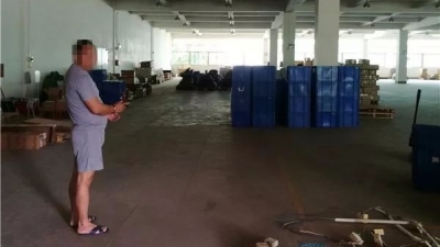 会玩！一男子到梅县某工厂求购废料不成，玩空手套转卖