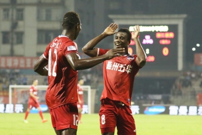 梅州客家三球大胜浙江毅腾，继续领跑中甲积分榜