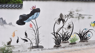 高清大图丨梅江区泮坑残旧砖墙变身“彩绘长廊”