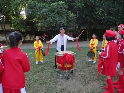 “平远陈佩斯”台前幕后送戏忙