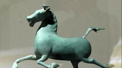 叫了这么多年的"马踏飞燕"，居然叫错了……