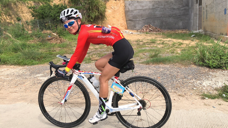 五华举办超越百里骑行活动，吸引900多名骑手参加