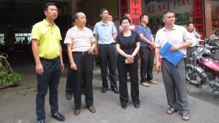 黄建庭带队督查县城农贸市场管理工作