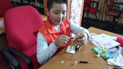 小记者刘明罡作品丨DIY地震报警仪