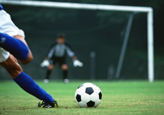 发掘未来之星！我市举行校园足球夏令营最佳阵容选拔