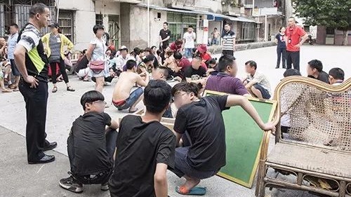  69人被抓！隐匿在梅城江北一休闲健身场的赌窝被端